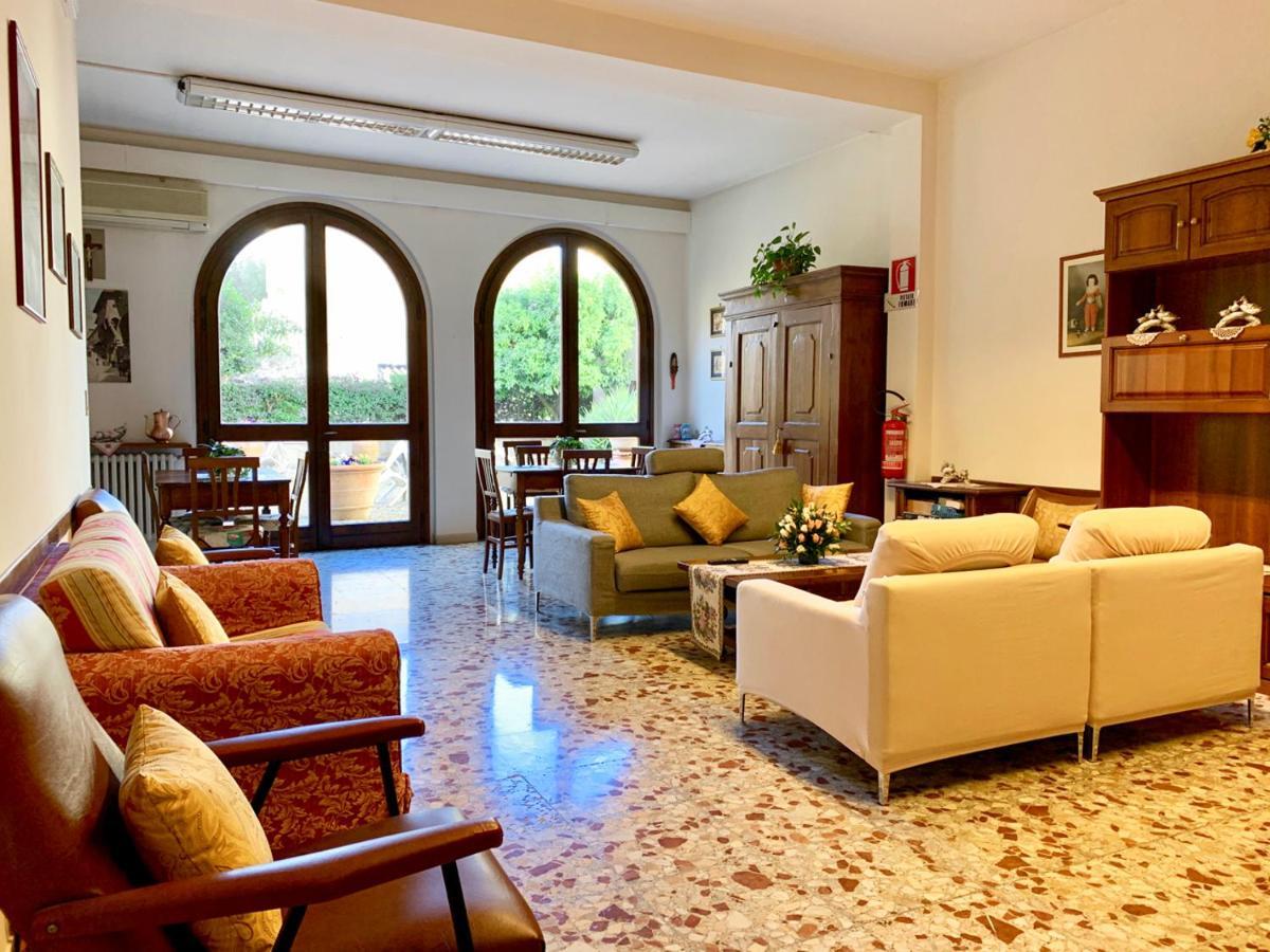 Casa Per Ferie Regina Santo Rosario * Florencia